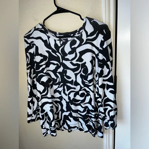 Chicos Long Sleeve Print Top - Picture 1 of 3